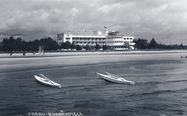 Olev Siinmaa and Anton Soans: Prnu beach hotel 1937. Post-construction photo